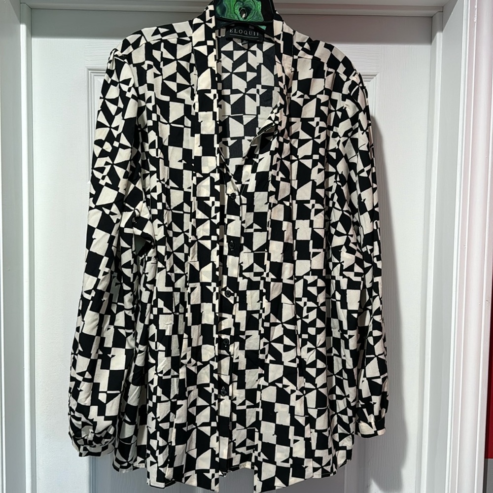 Gorgeous blouse with neck tie detail